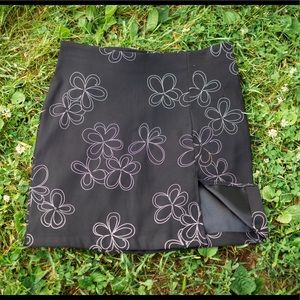 groovy 70’s mini skirt✌🏾🌸🌼